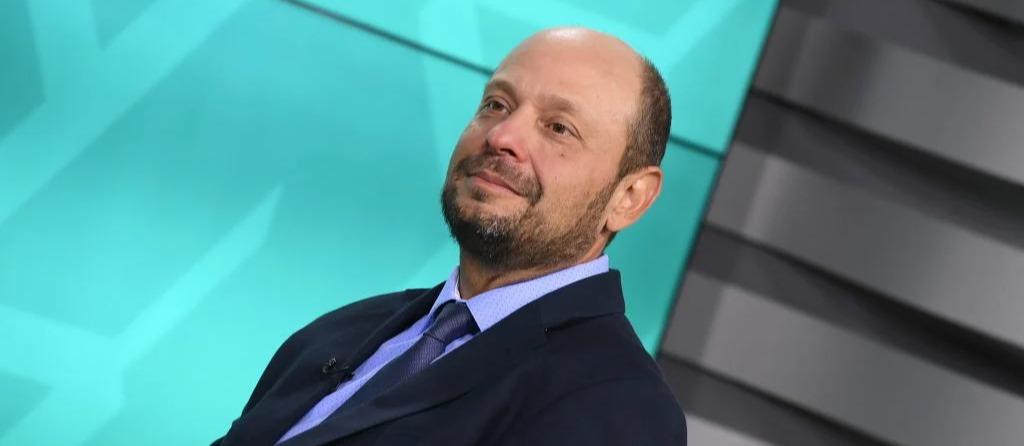 Presidente do INSS, Gilberto Waller, fala para aposentados terem calma.